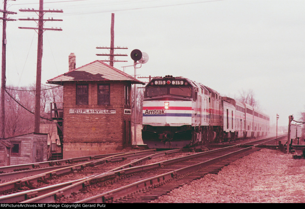 w/b Amtrak Empire Builder 